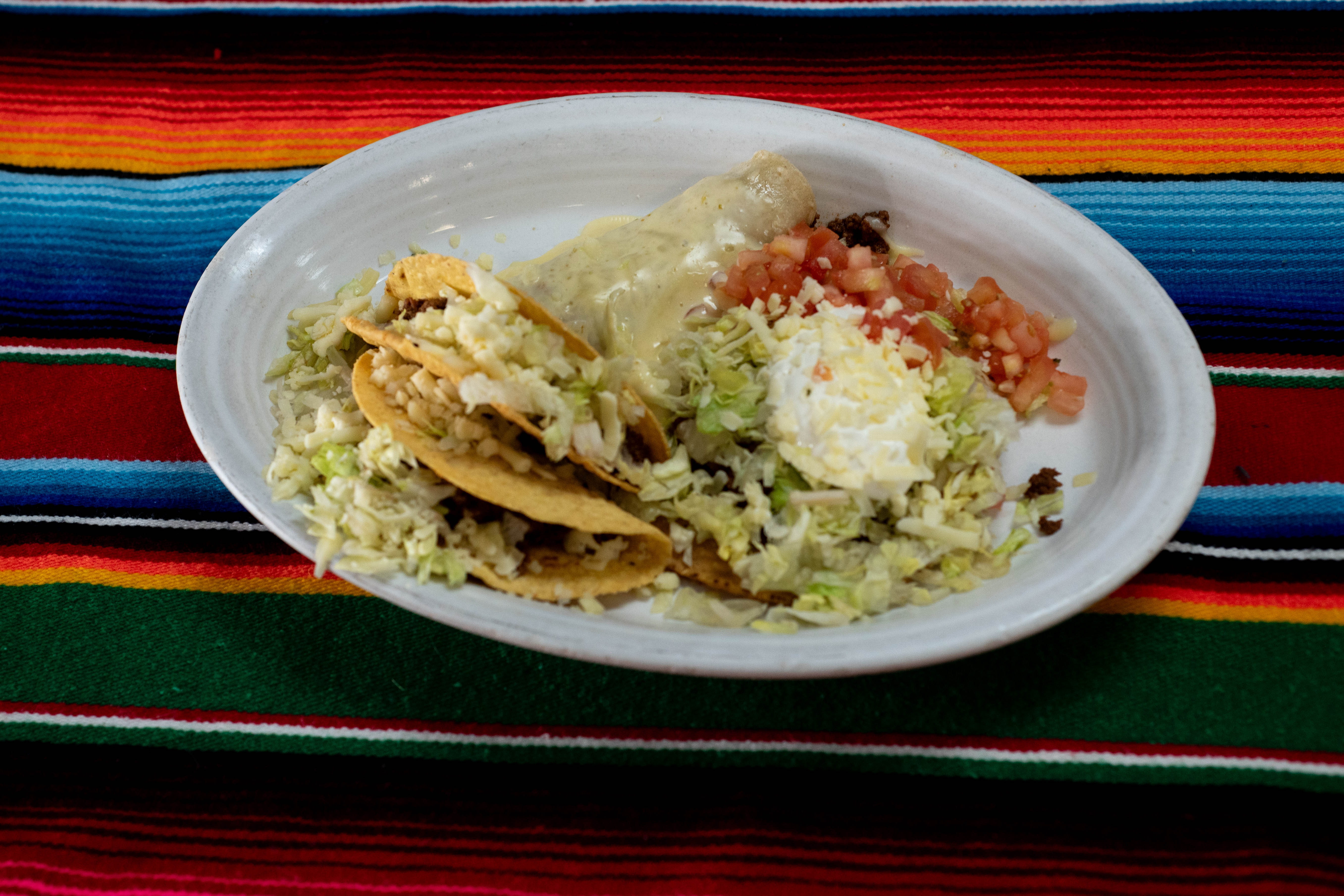 Taco combination plate